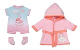 Baby Annabell Deluxe Badezeit, Puppenset für Badewanne bestehend aus rosa Bademantel, Strampler und...