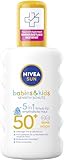 NIVEA SUN Babies & Kids Sensitiv Schutz Sonnenspray LSF 50+, extra wasserfestes Sonnencreme Spray...