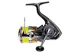 DAIWA 20 Laguna LT 2500, Spinn-Angelrolle, Frontbremse, Vorbespult mit J-Braid X4 0.19 Gelb,...