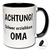 Lustige Tasse mit Spruch 'ACHTUNG! Schwer erziehbare OMA' Kaffeetasse mit Deckel, Kaffeebecher Oma...