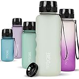 720°DGREE Trinkflasche 1,5 Liter “uberBottle“ softTouch +Sieb - BPA-Frei - XL Wasserflasche...