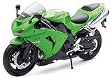 New Ray 42443 A - Kawasaki ZX 10 R / Honda CBR Motorrad, Miniaturfahrzeug, Maßstab 1:12, Grün /...