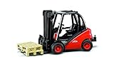 bruder 02511 - Linde Gabelstapler H30D mit Anhängerkupplung & 2 Paletten - 1:16 Fahrzeug, Stapler,...