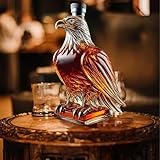 Kristall-Whiskykaraffe in Adlerform mit dicht schließendem Metallverschluss, ein dekoratives...