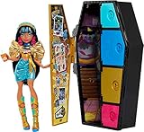 Monster High HKY63 - Puppe und Modeset, Cleo De Nile mit Spind und über 19 Zubehörteilen,...